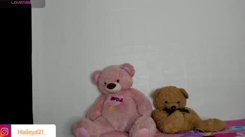 Hailey online show from 04-08-26, 10:54