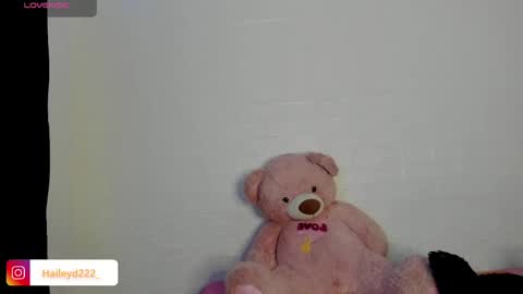 Snapshot of haileyduke chatting on 04-28-26, 01:04 Hailey online show from 04-28-26, 01:04