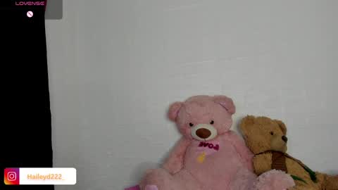 Snapshot of haileyduke chatting on 05-06-26, 10:26 Hailey online show from 05-06-26, 10:26