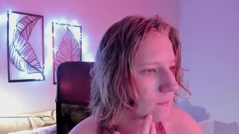 Hailey online show from 11-21-25, 09:30