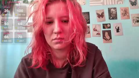 Snapshot of haileyfoxy chatting on 07-13-26, 01:41 Hailey online show from 07-13-26, 01:41