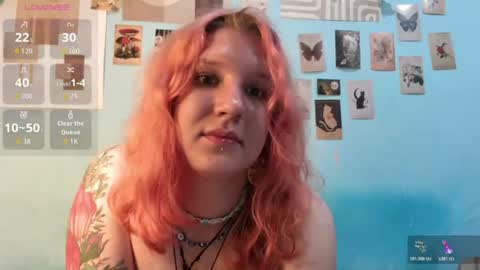 Snapshot of haileyfoxy chatting on 07-16-26, 04:13 Hailey online show from 07-16-26, 04:13