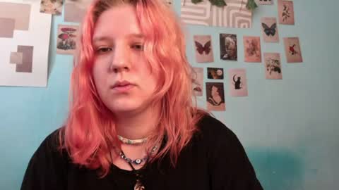 Snapshot of haileyfoxy chatting on 07-22-26, 07:00 Hailey online show from 07-22-26, 07:00