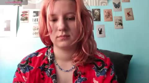 Snapshot of haileyfoxy chatting on 07-28-26, 05:25 Hailey online show from 07-28-26, 05:25