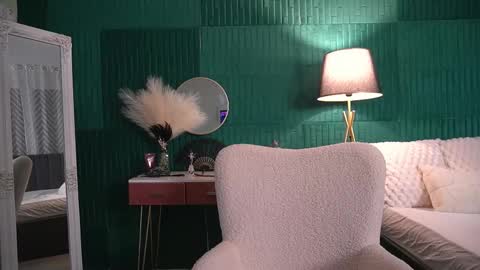 Hailey online show from 02-19-26, 04:30