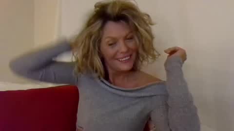 Hailey online show from 01-21-25, 03:37