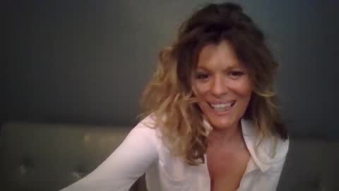 Hailey online show from 10-09-25, 09:46