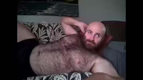 Snapshot of hairiestbear chatting on 10-11-25, 06:06 Hairiest Bear online show from 10-11-25, 06:06