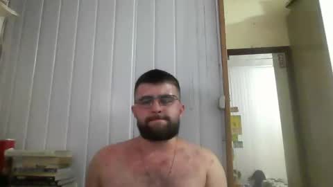Snapshot of hairy_man_69_ chatting on 01-05-25, 08:32 horny online show from 01-05-25, 08:32