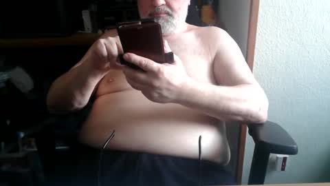 hairyarmpit_lover_1970 online show from 04-23-26, 12:29