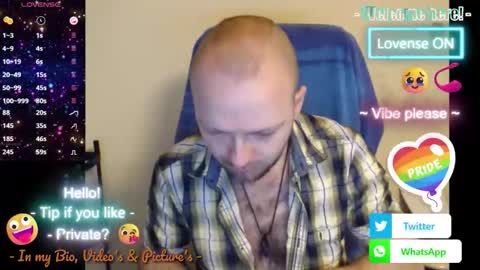 Snapshot of hairyass25yo chatting on 11-20-25, 06:02 Puppy3 StockyDaddiesmusclebearsbeefybigmans online show from 11-20-25, 06:02