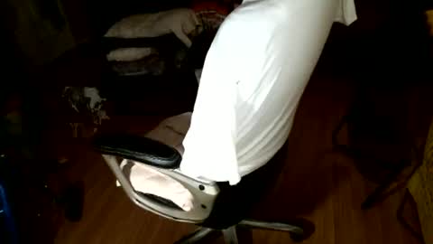 hairybear813 online show from 12-31-24, 01:57