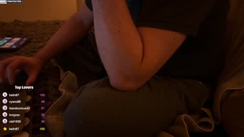 Snapshot of hairybelly818 chatting on 01-28-25, 07:11 Hairy Belly online show from 01-28-25, 07:11