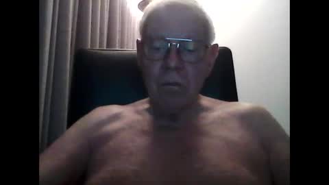Snapshot of hairylover461681298 chatting on 09-19-25, 09:15 hairylover461681298 online show from 09-19-25, 09:15