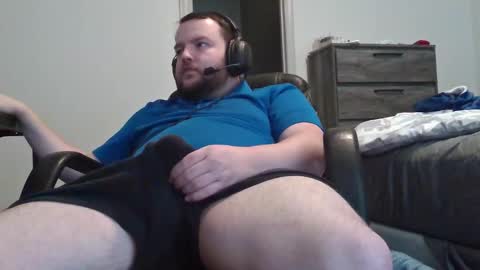 Snapshot of hairymikey chatting on 11-28-25, 08:00 hairymikey online show from 11-28-25, 08:00