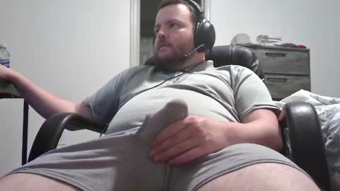 Snapshot of hairymikey chatting on 04-18-26, 05:55 hairymikey online show from 04-18-26, 05:55