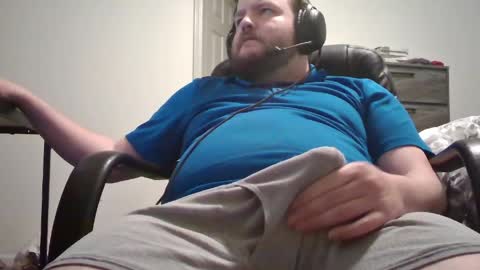 Snapshot of hairymikey chatting on 04-30-26, 02:51 hairymikey online show from 04-30-26, 02:51
