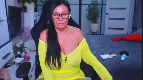 Monika online show from 10-26-25, 09:04