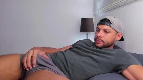 Independent       model  online show from 04-23-26, 11:18