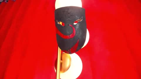 Haku Please help me with your thumbs up its important  online show from 01-29-25, 07:11