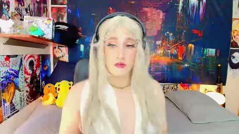 Haku Please help me with your thumbs up its important  online show from 11-07-25, 02:06