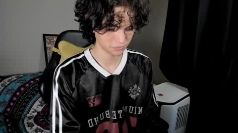 Snapshot of halan_jr chatting on 05-25-26, 03:18 halan online show from 05-25-26, 03:18