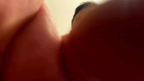 Snapshot of halebb chatting on 10-25-25, 11:29 halebb online show from 10-25-25, 11:29