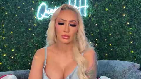 Halia Hill online show from 04-17-26, 09:40