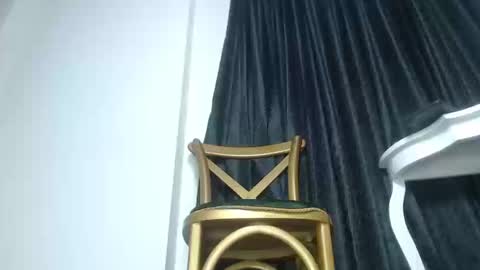 Snapshot of halley_raven chatting on 09-22-25, 08:33 Halley Raven online show from 09-22-25, 08:33
