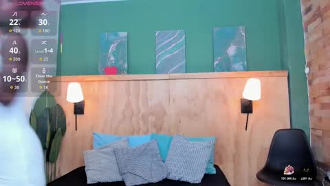 Halley Lorens online show from 10-28-25, 07:05