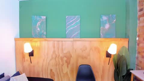 Halley Lorens online show from 04-01-26, 12:06