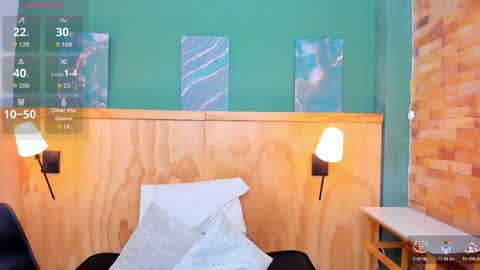 Halley Lorens online show from 04-23-26, 07:27