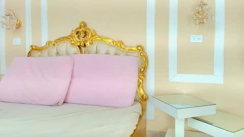 Hallie Stone online show from 01-08-26, 01:46