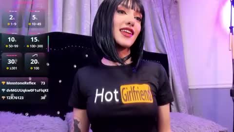 Halls Red online show from 07-15-26, 01:00