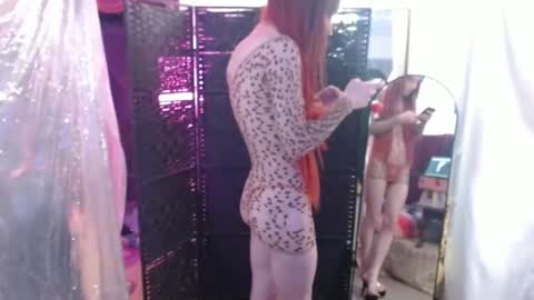 halovalentine online show from 11-02-25, 02:25