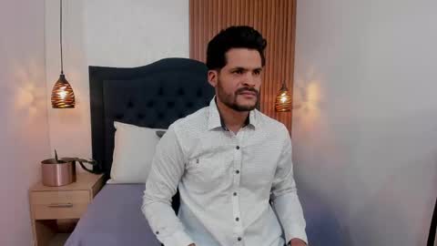 Snapshot of hamilton_1 chatting on 09-23-25, 02:47 Hamilton online show from 09-23-25, 02:47