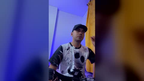 hamiltong12 online show from 12-23-25, 02:42