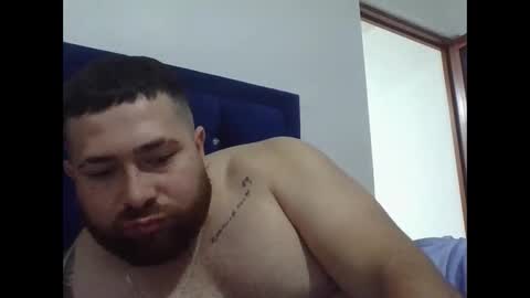 Snapshot of hammerwhithe01 chatting on 12-16-25, 01:27 hammerwhithe01 online show from 12-16-25, 01:27