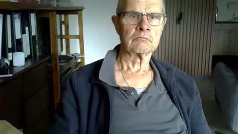 Snapshot of hamto65 chatting on 05-16-26, 03:33 Prefer men 80 online show from 05-16-26, 03:33