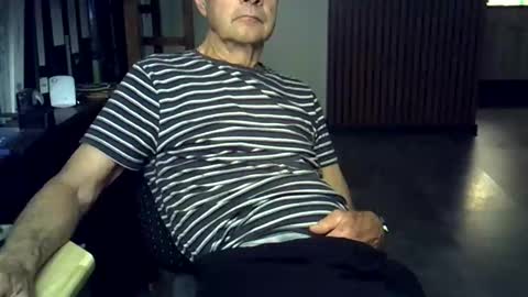 Snapshot of hamto65 chatting on 06-10-26, 08:41 Prefer men 80 online show from 06-10-26, 08:41