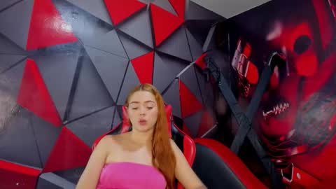 Hana and Zeta online show from 12-04-25, 12:14