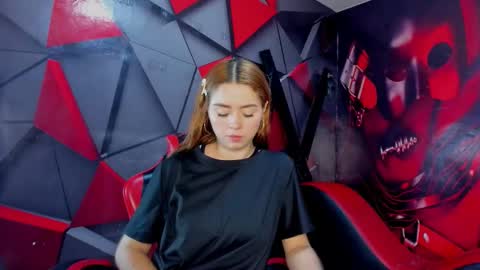 Hana and Zeta online show from 12-20-25, 12:45