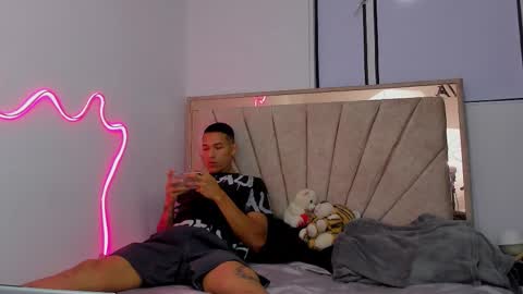 Hana and Zeta online show from 03-03-26, 03:34