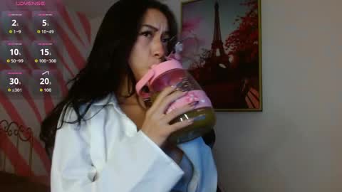 Hanaku  online show from 04-15-26, 08:31