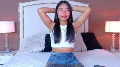 Snapshot of hanaluna chatting on 06-18-26, 01:04 Hanna online show from 06-18-26, 01:04