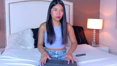 Snapshot of hanaluna chatting on 06-26-26, 02:21 Hanna online show from 06-26-26, 02:21