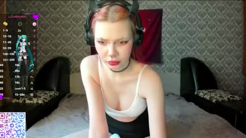 Tori and Asuna online show from 04-24-26, 08:28