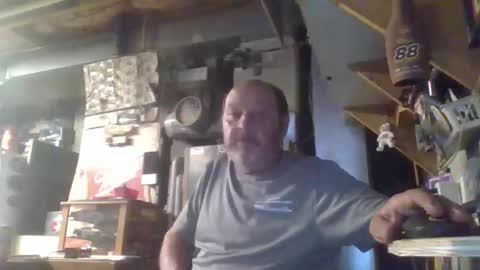 Snapshot of handiemanhere chatting on 05-30-26, 02:52 naked man online show from 05-30-26, 02:52