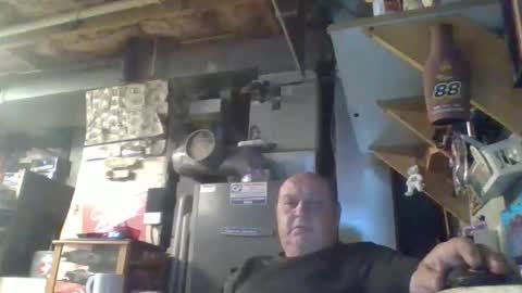 Snapshot of handiemanhere chatting on 06-07-26, 03:43 naked man online show from 06-07-26, 03:43