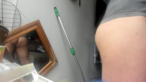 Snapshot of handncocknocum chatting on 02-01-25, 08:50 handncocknocum online show from 02-01-25, 08:50